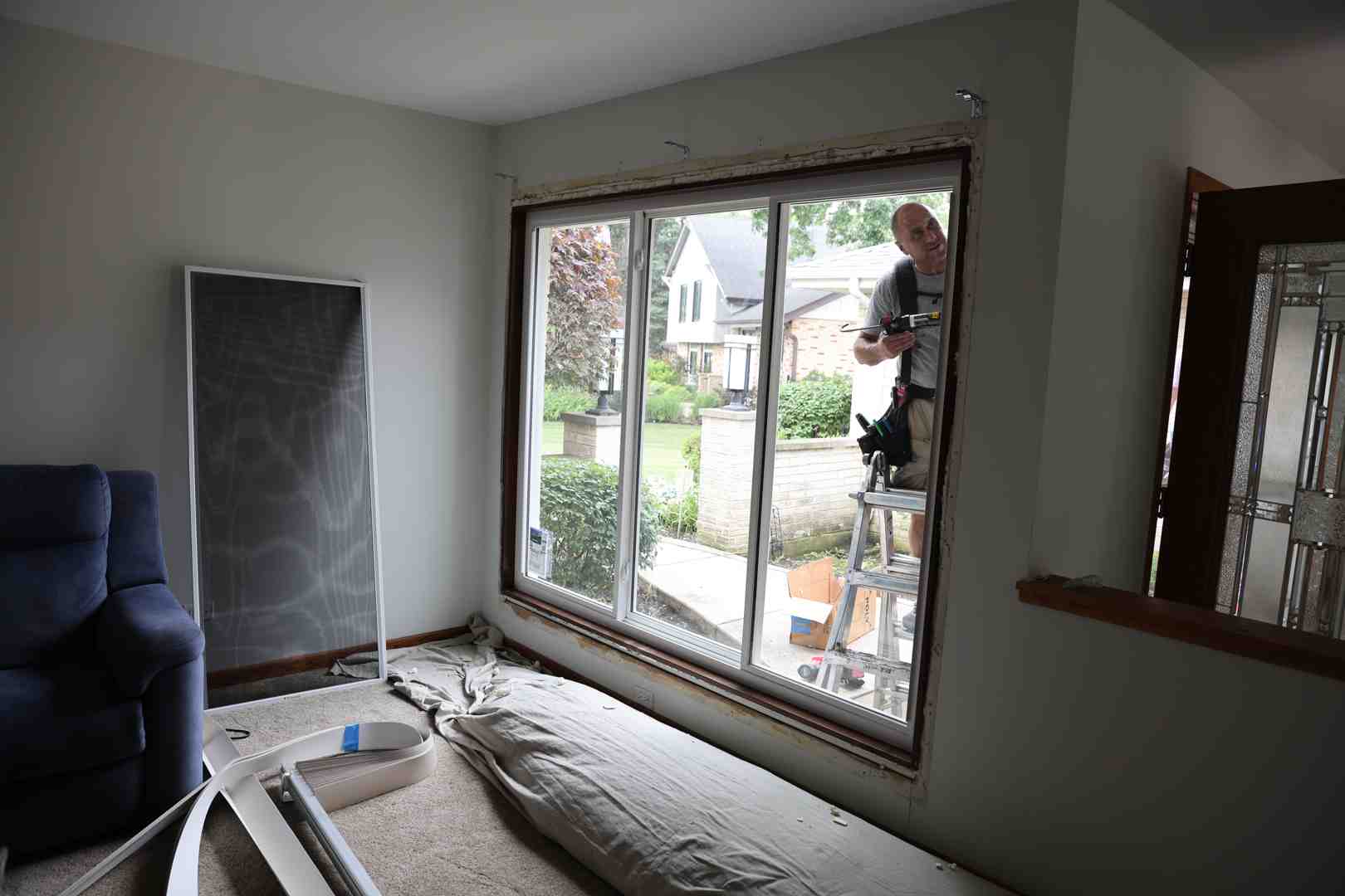 Installing double glazed window frame