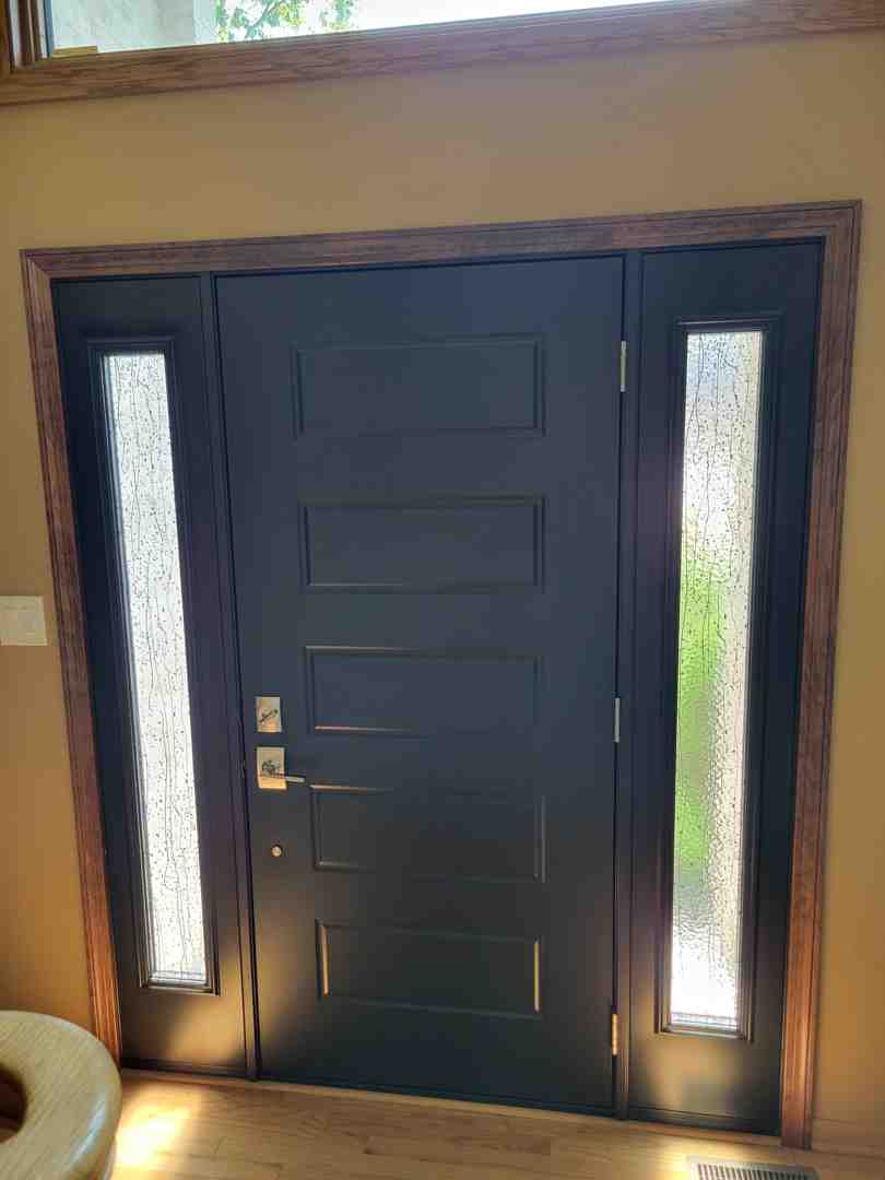 Textured privacy glass in a sidelight