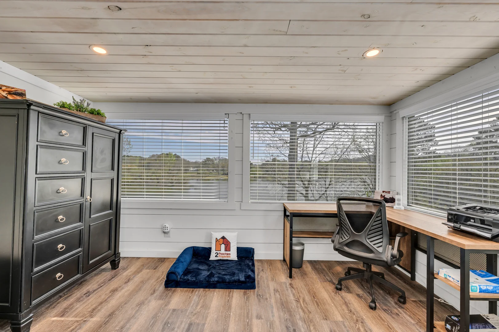 clean lakefront home interior with a dog bed near a window - lakefront pet rentals clean lakefront home interior with a dog bed near a window - lakefront pet rentals