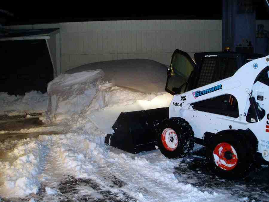 snow plowing - commercial snow removal contracts