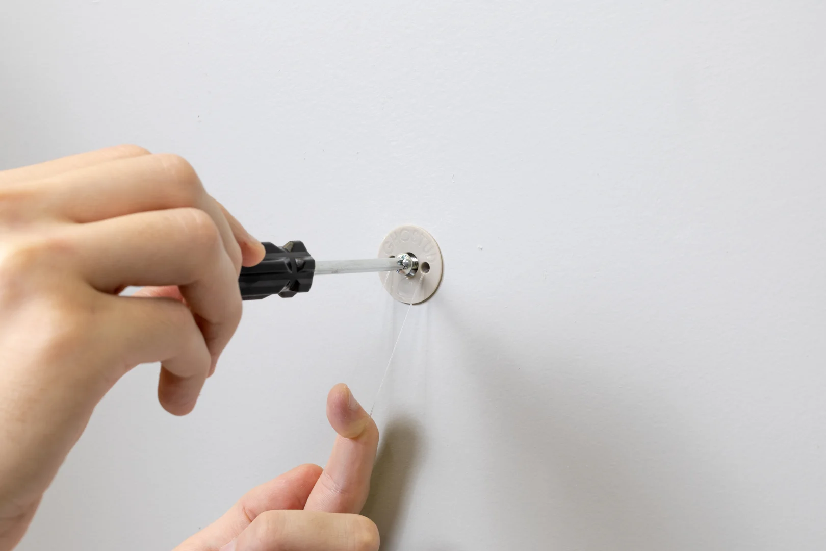 Cleaning and lubricating a metal anchor setting tool Cleaning and lubricating a metal anchor setting tool