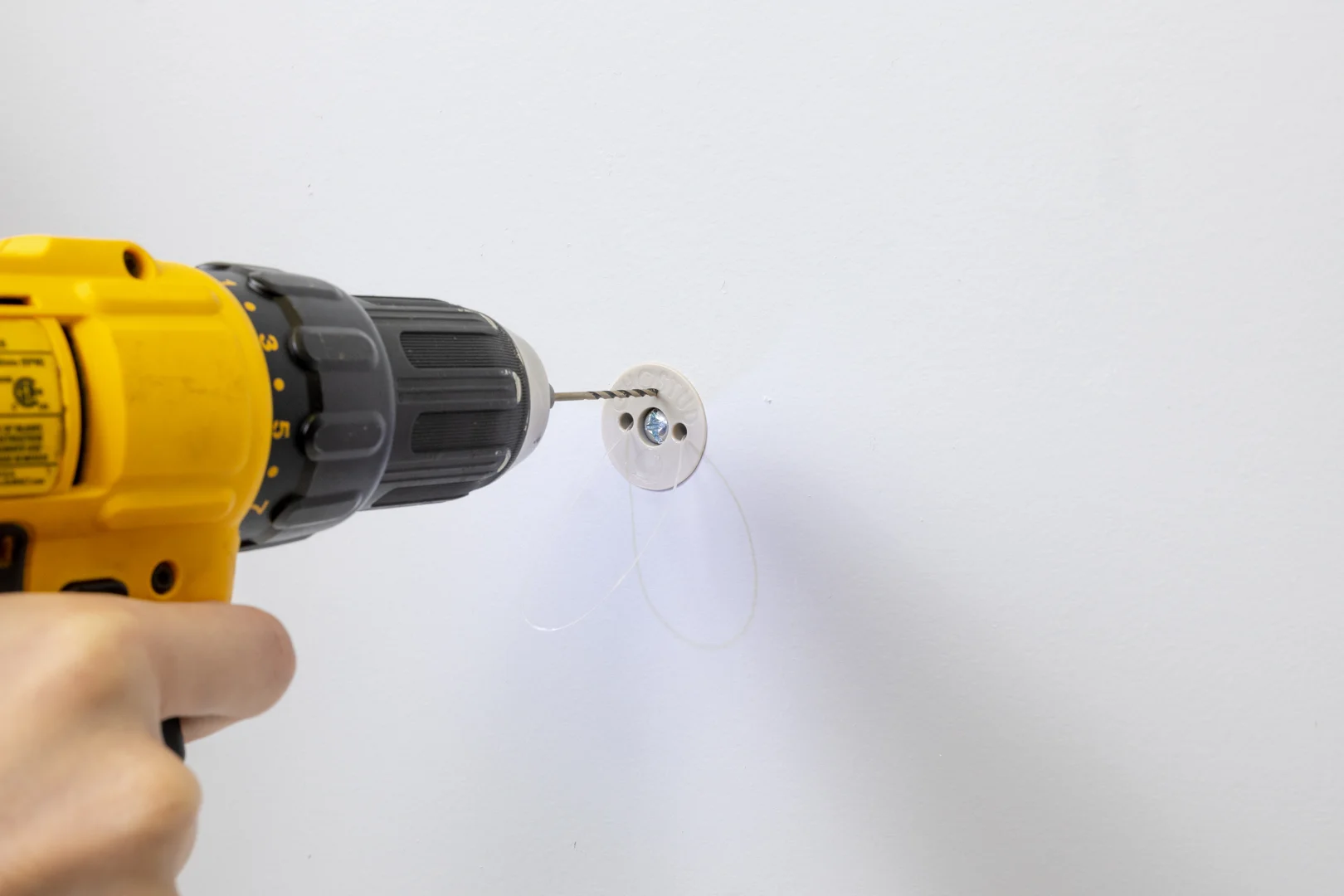 Step-by-step pilot drilling and anchor seating