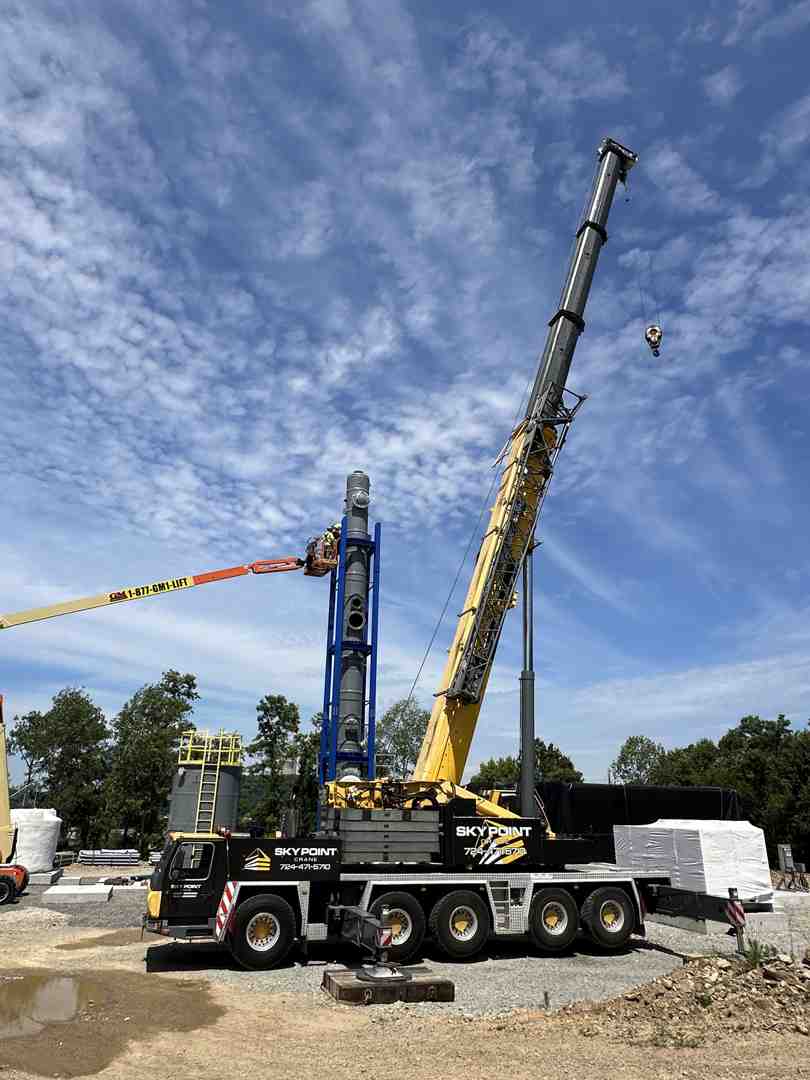 Certified crane operator team at job site - Crane operator certification