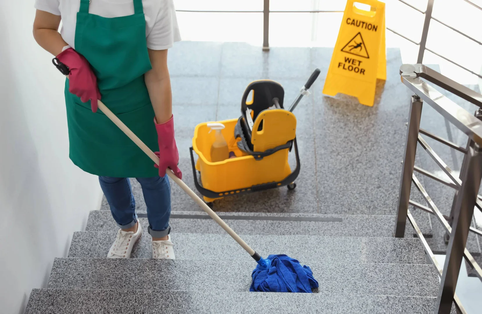 commercial cleaning supervisor inspecting an office in Arlington Heights