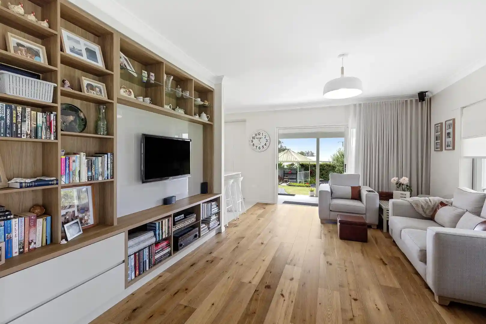 A stunning custom kitchen from the Aroona Avenue, Buddina project by G&M Craftsman Cabinets - bespoke storage solutions