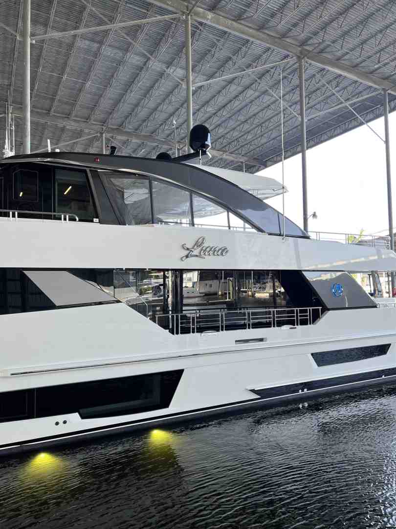 private yacht no boarding sign