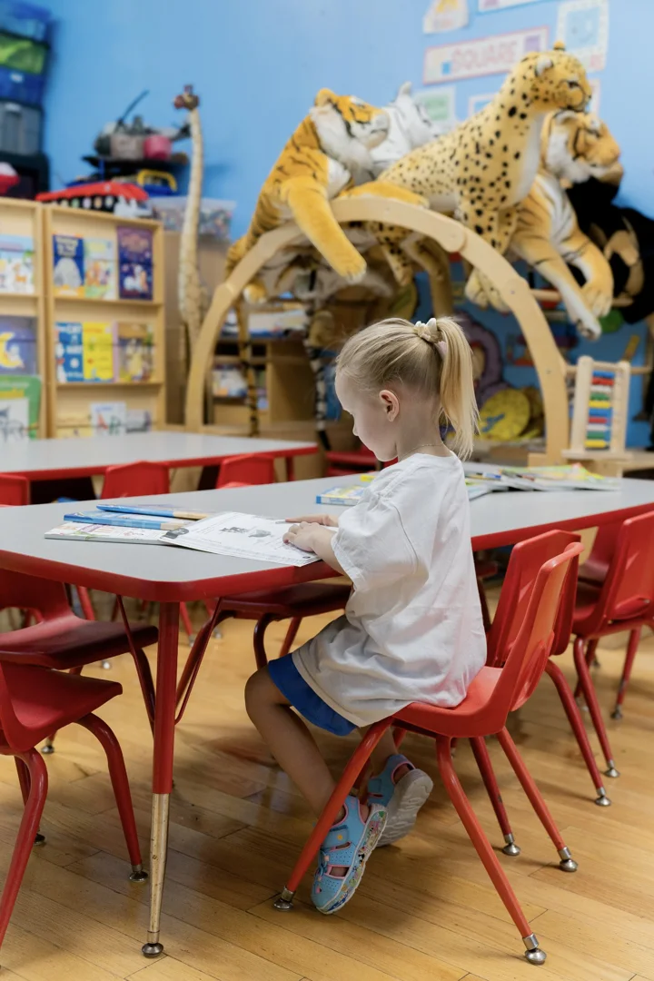 parent and child visiting preschool classroom parent and child visiting preschool classroom