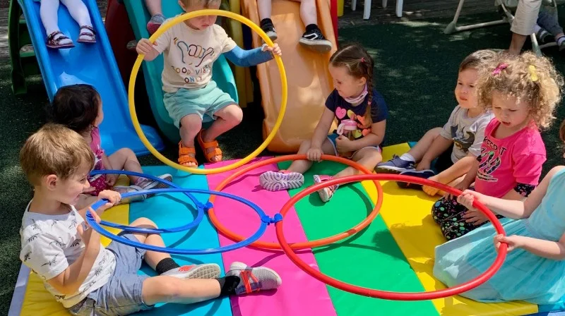 toddlers engaging in parallel play