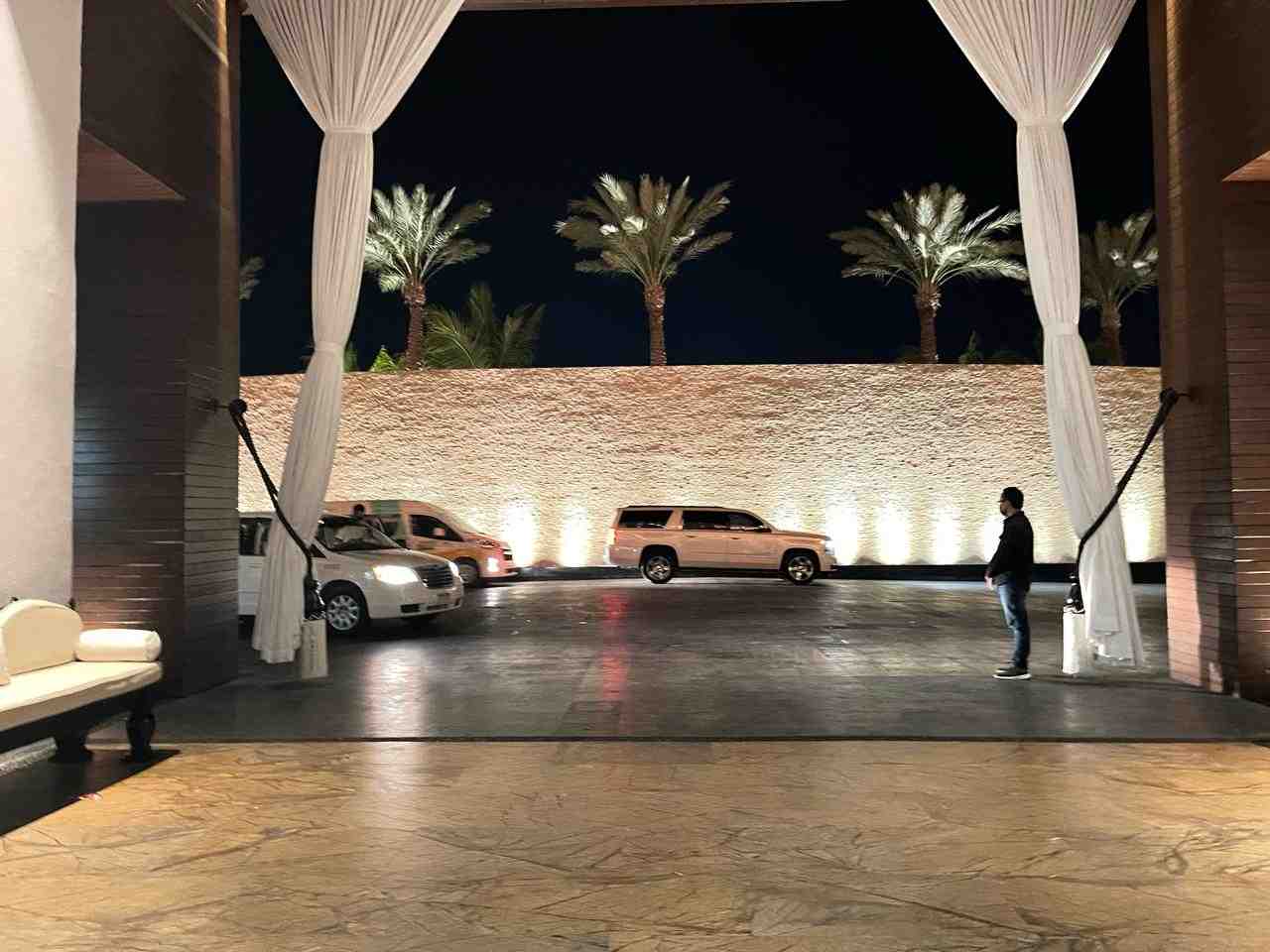 Luxury Suburban waiting for passengers - SJD airport to Esperanza