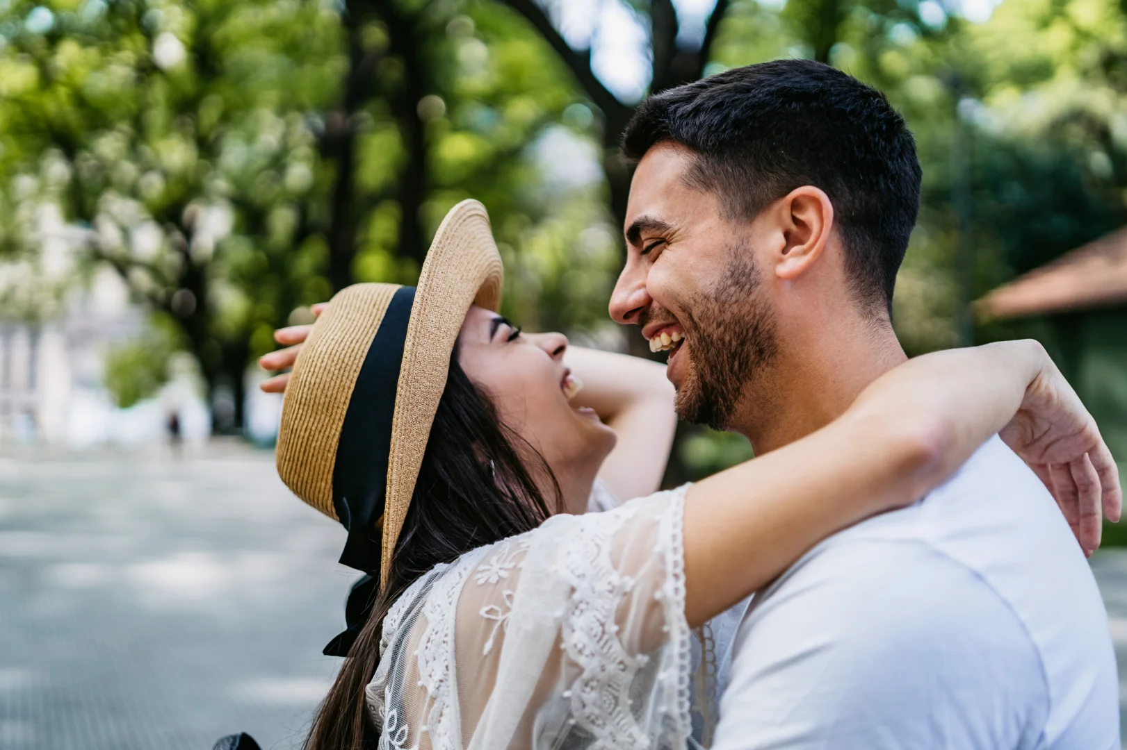 a close up of a happy couple in the outdoor setting- therapist for dating