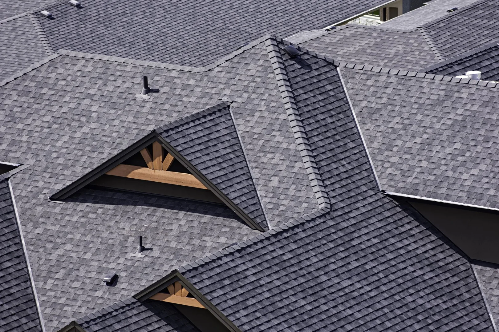 Steep-pitched roof in Utah requiring safety scaffolding and specialized labor - Utah roof replacement cost Steep-pitched roof in Utah requiring safety scaffolding and specialized labor - Utah roof replacement cost