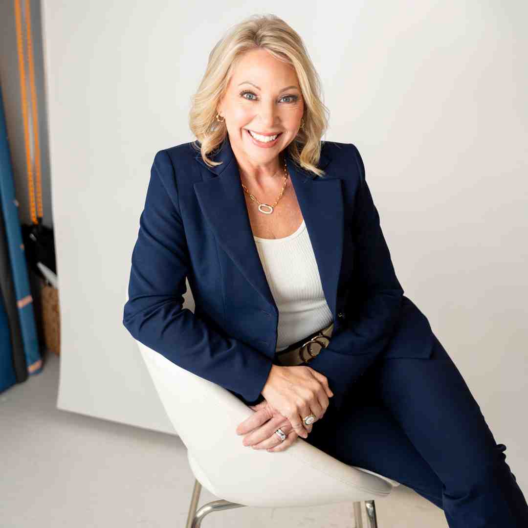 sapphire blue professional attire for female headshot - best colors for headshots female