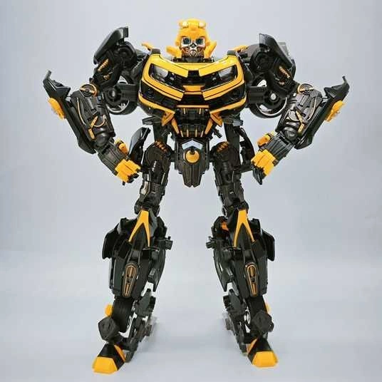 Transformer 2966-16 у формі робота, вигляд спереду