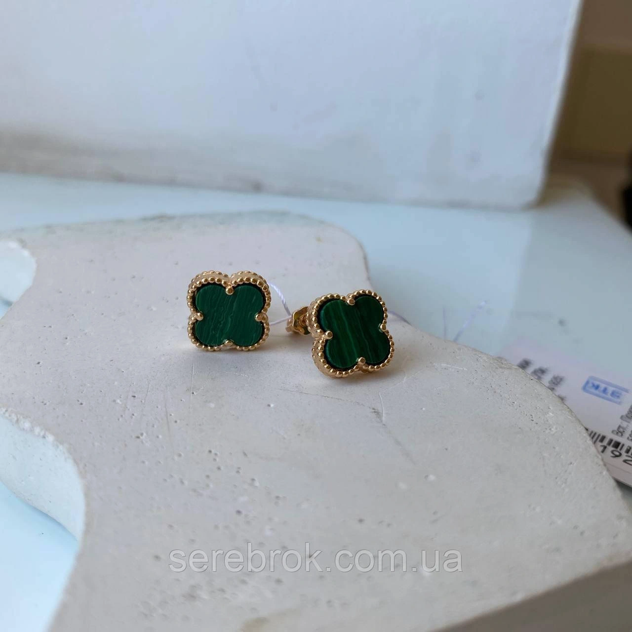 Серьги Green Clover с малахитом, вид сверху