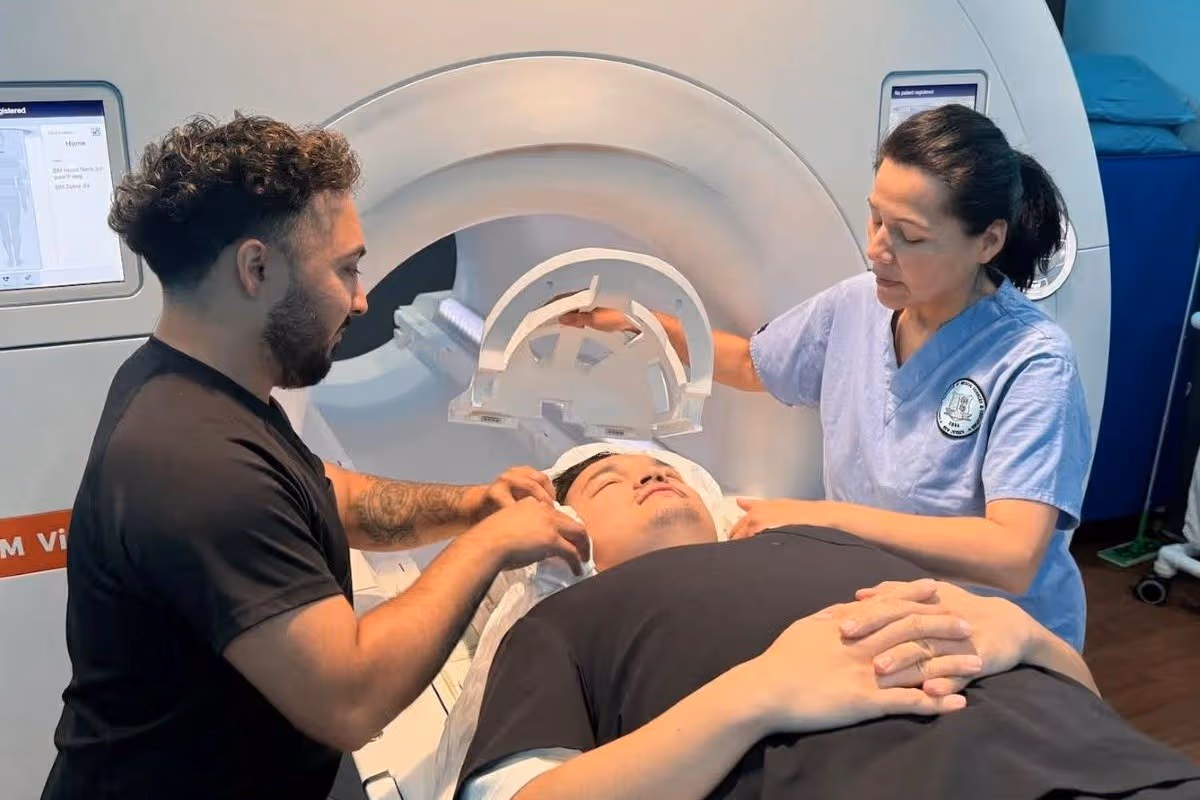 AIMS MRI student training with MRI machine