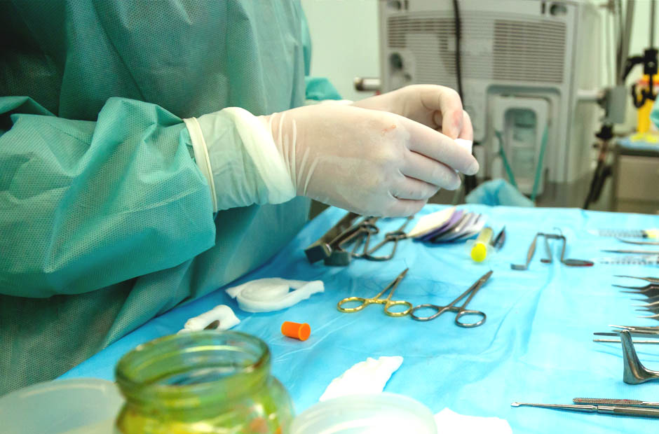 What Does a Surgical Tech Do?