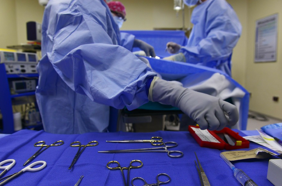 surgical technologist