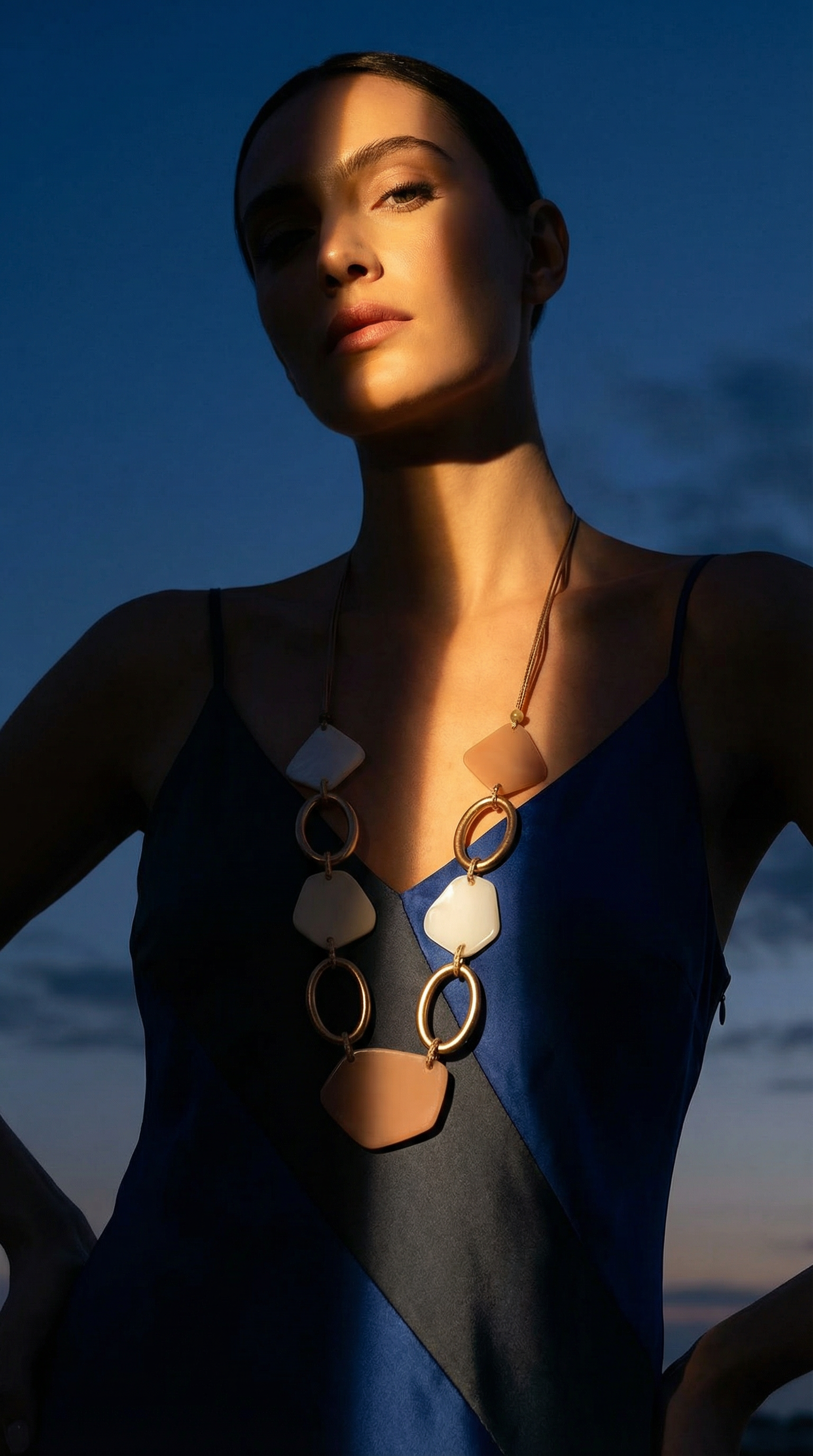 AI product shot of Dante Bronze and Brown Link Necklace NL70812