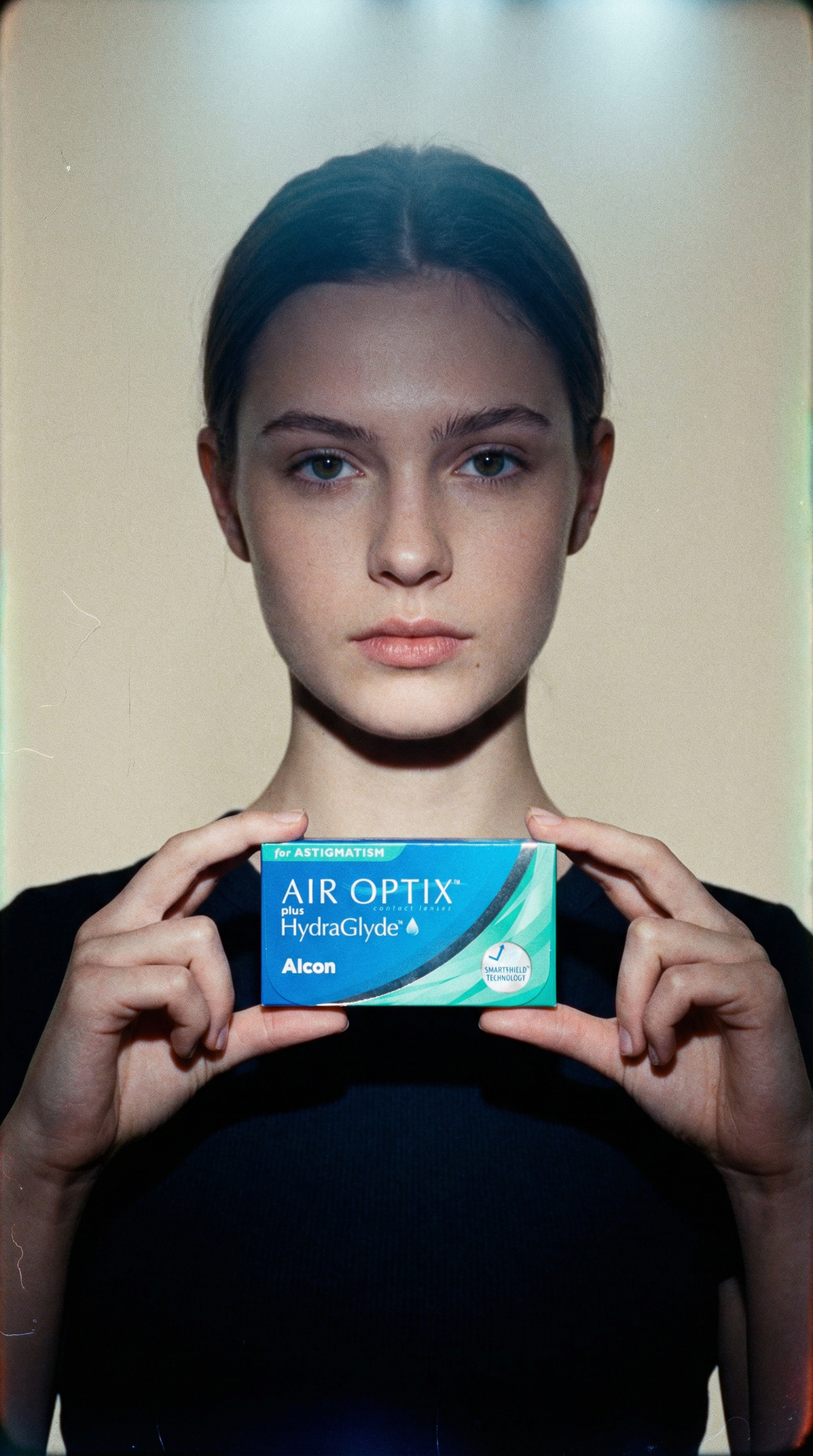 AI product shot of Air Optix plus HydraGlyde for Astigmatism