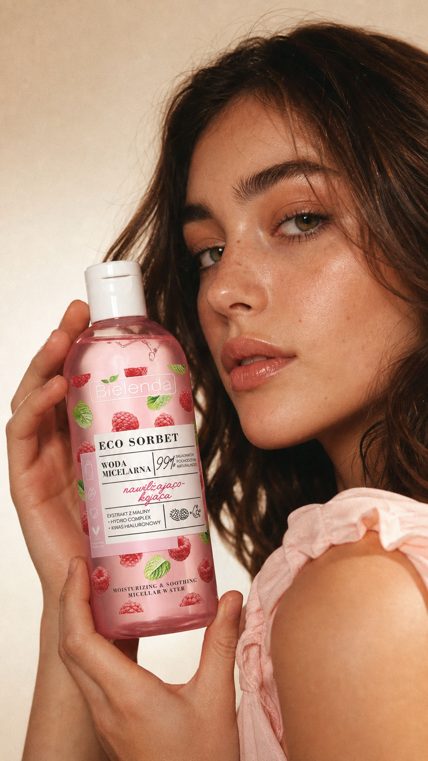 AI product shot of BIELENDA ECO SORBET Niisutav ja rahustav mitsellaarvesi hüaluroonhappe ja vaarikaekstraktiga, 500 ml