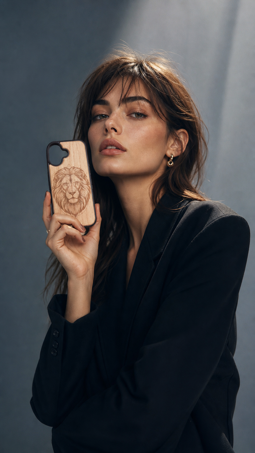 AI product shot of Wild Lines – Lionheart Monarch telefontok