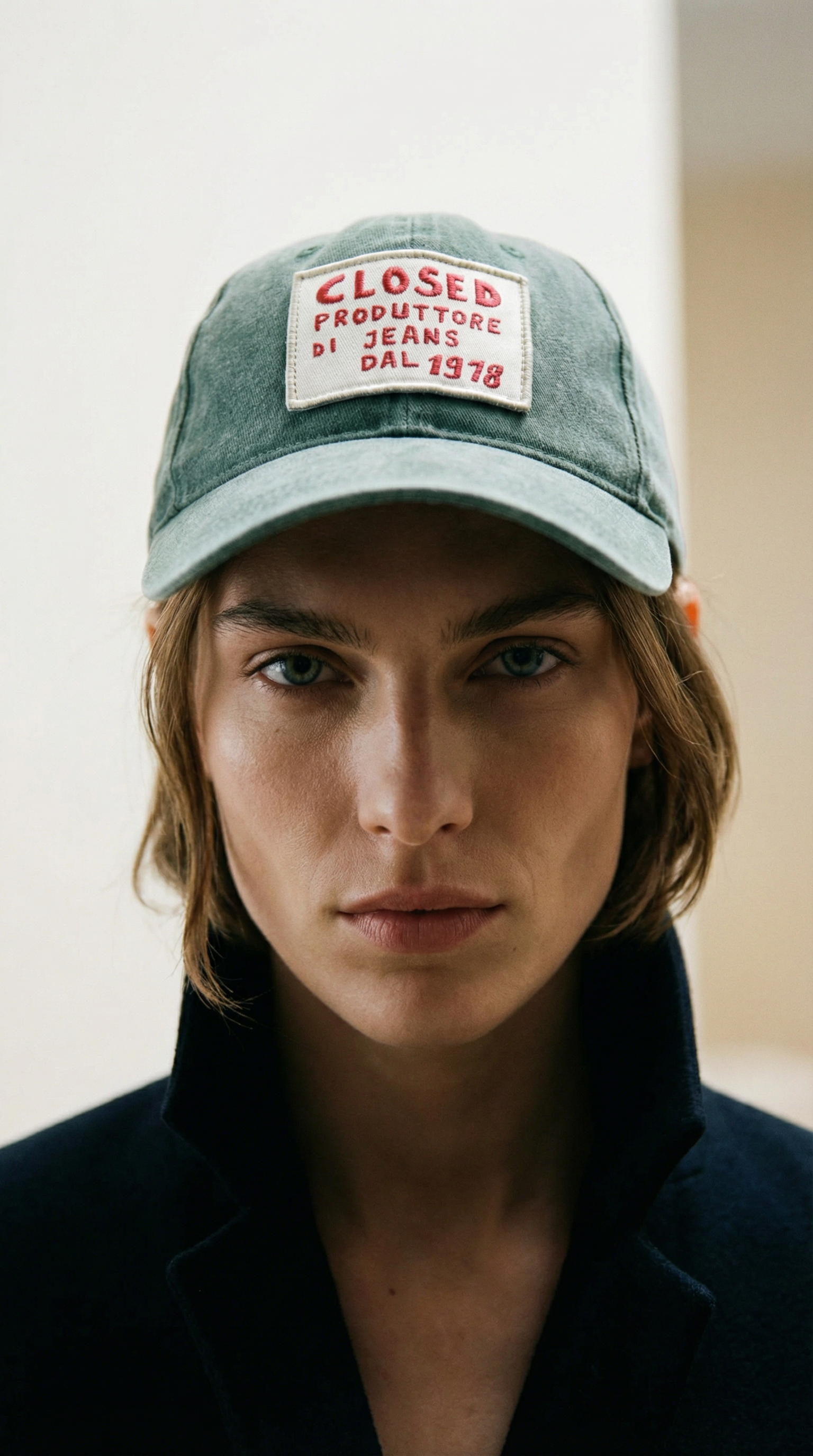 AI product shot of ClosedPet - Royal Green