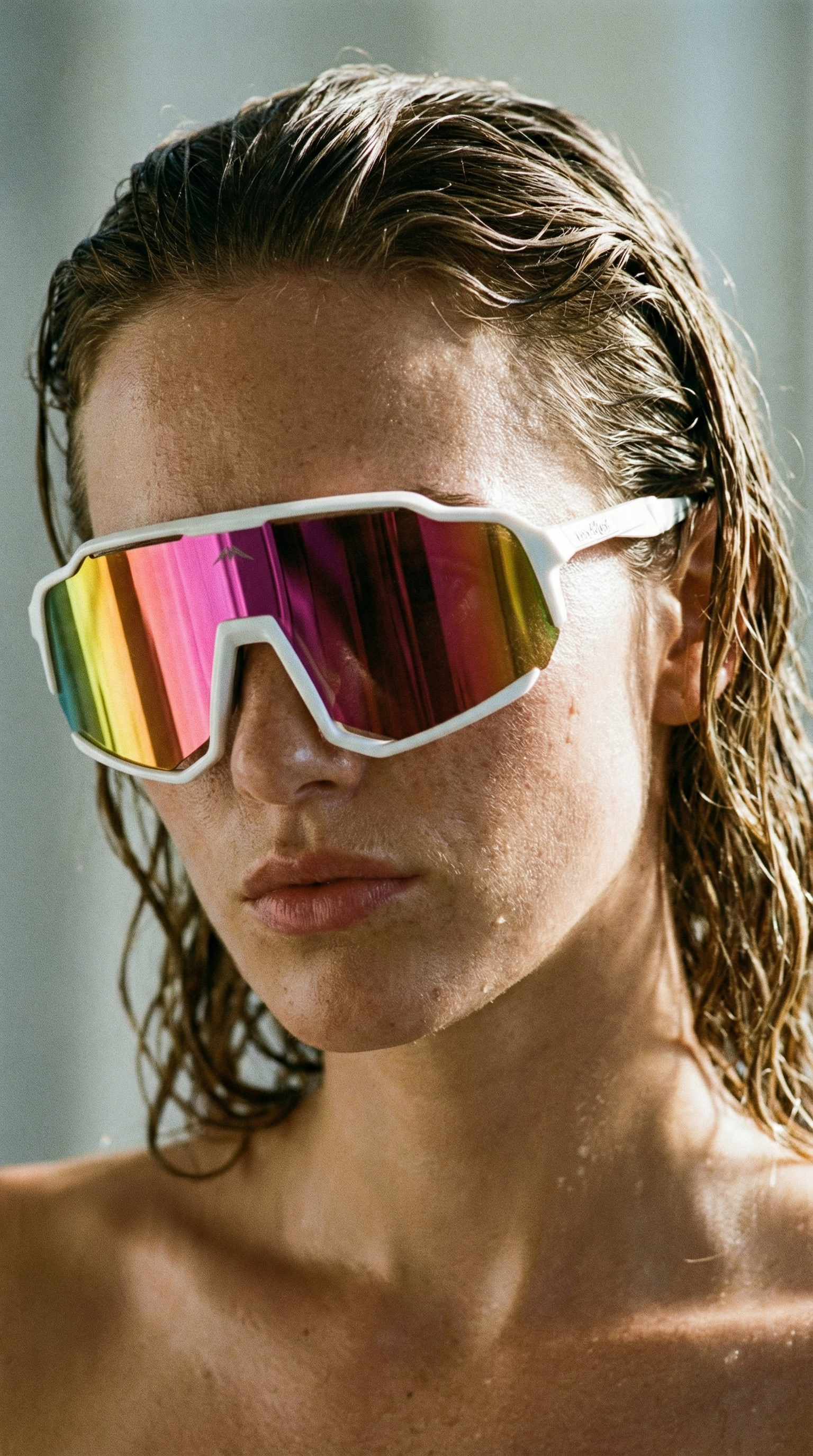 AI product shot of veehled Alpes - White | Mountain Rose