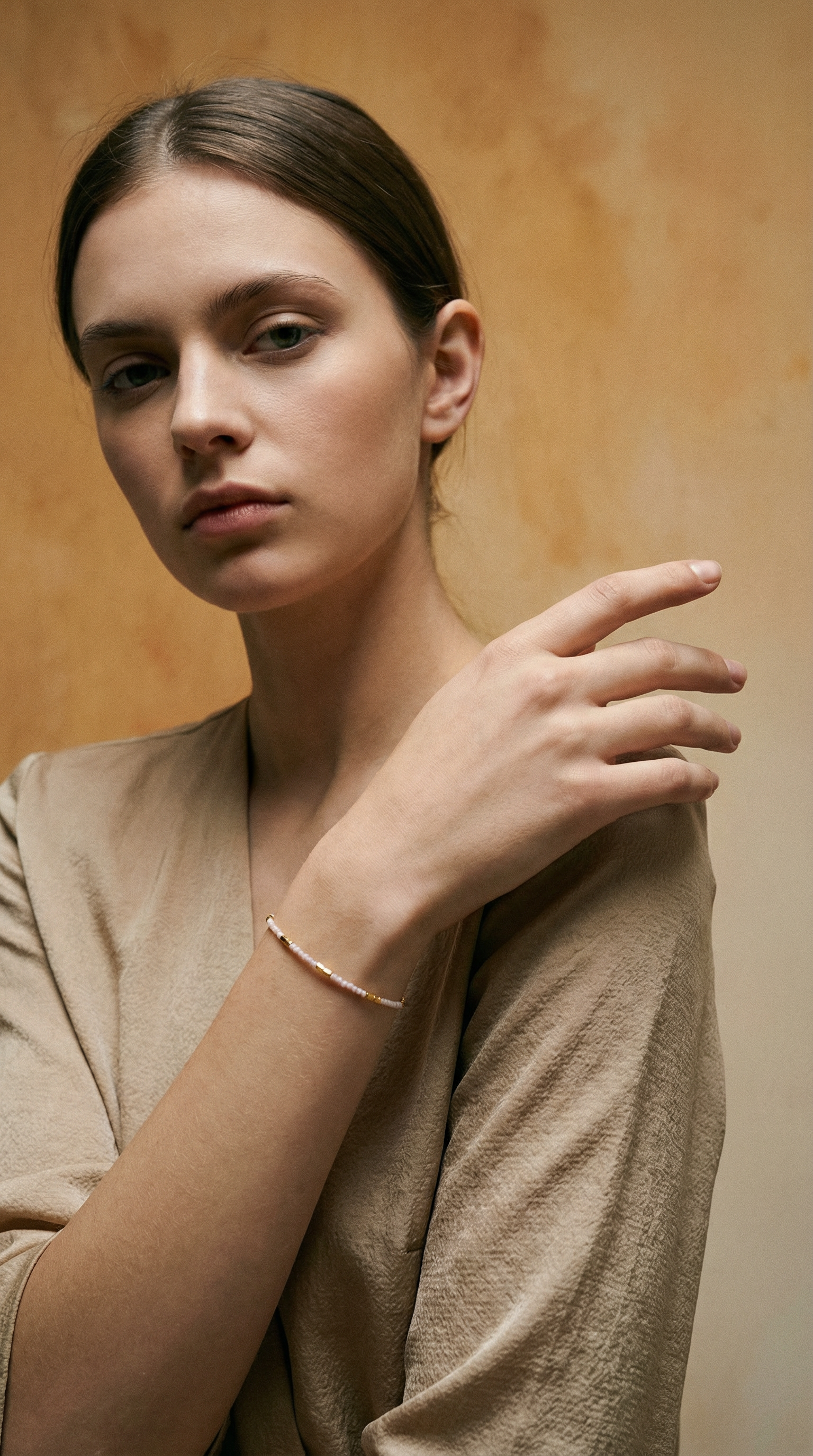 AI product shot of Light Pink Pearl Armbånd