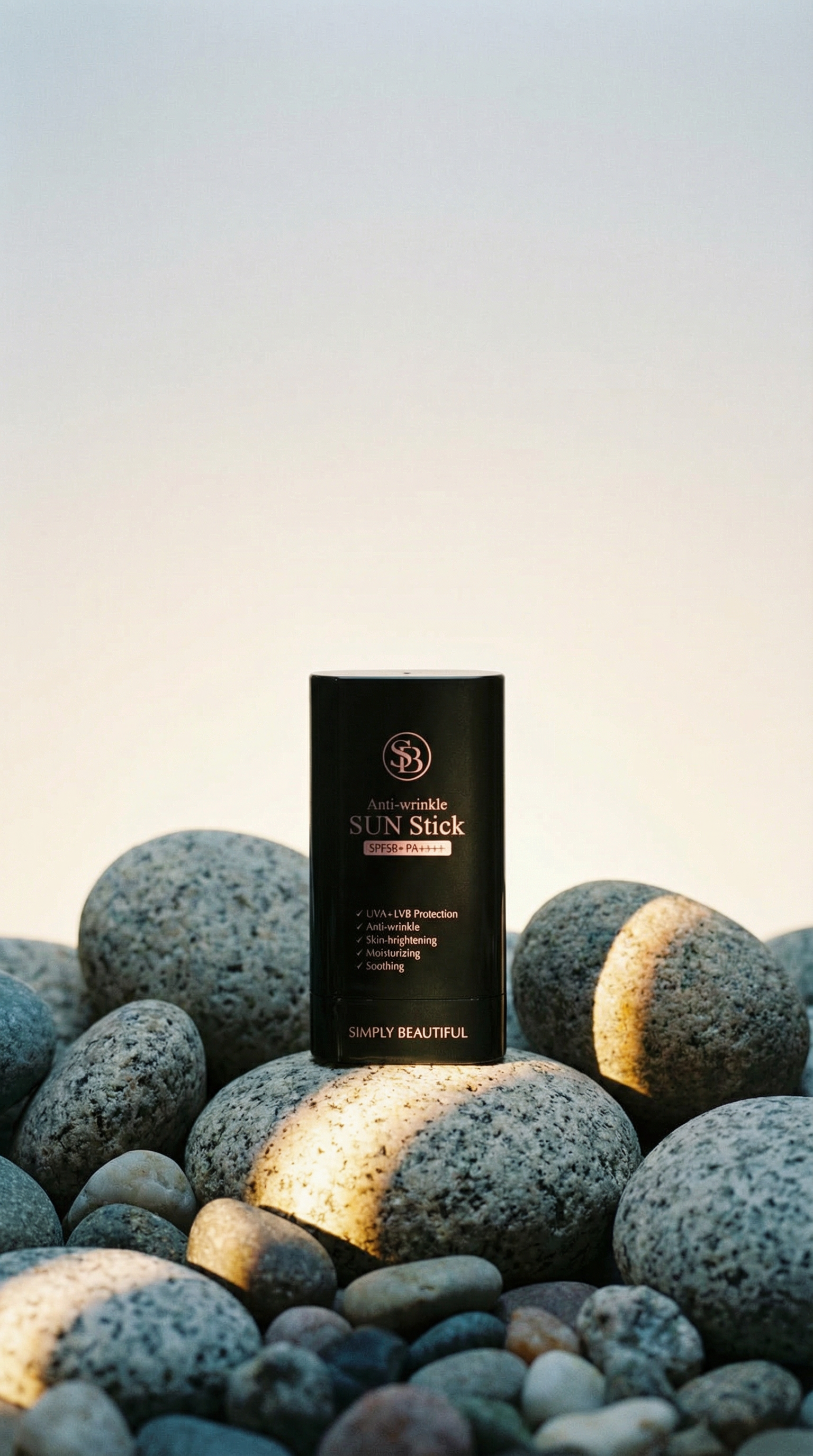 AI product shot of 심플리뷰티풀 안티링클 선스틱 백탁없고 끈적임없는 얇고 매끈한 한겹피부 착붙 수분선프라이머