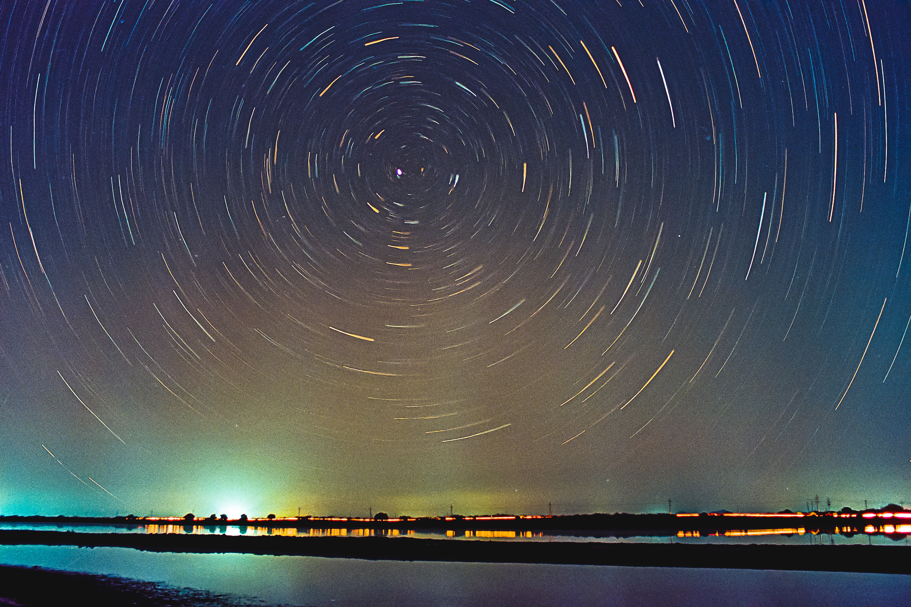 Startrails sobre un cuerpo de agua en el camino a El Tambor, Sinaloa - Kodak Portra 800