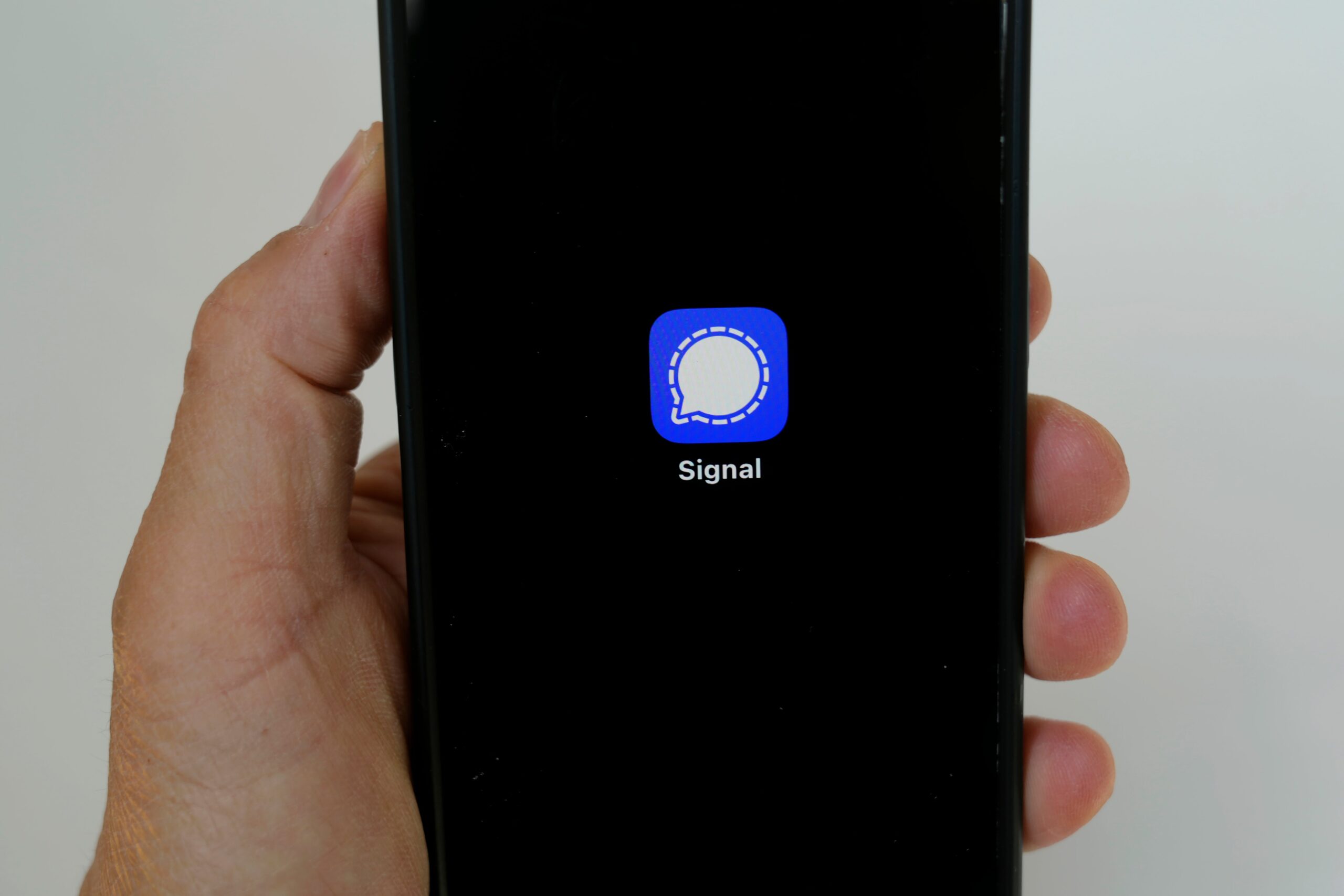 Aplicación Signal en teléfono móvil