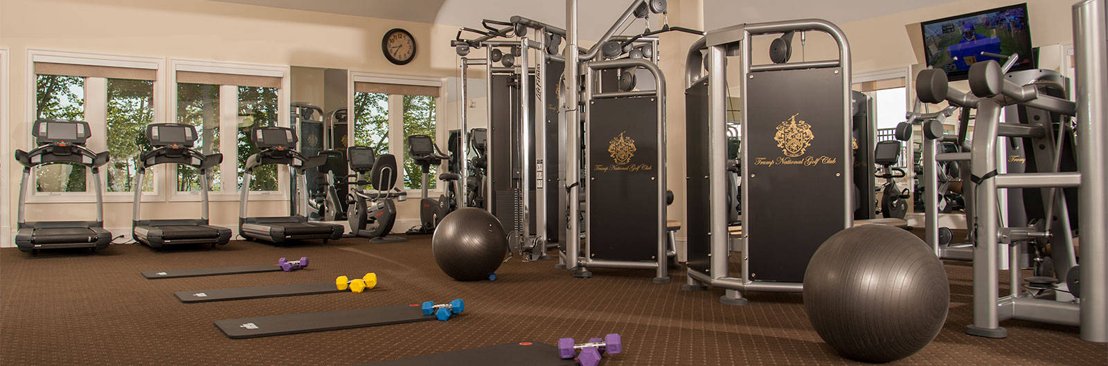 Instalaciones de lujo en club asociado a Trump