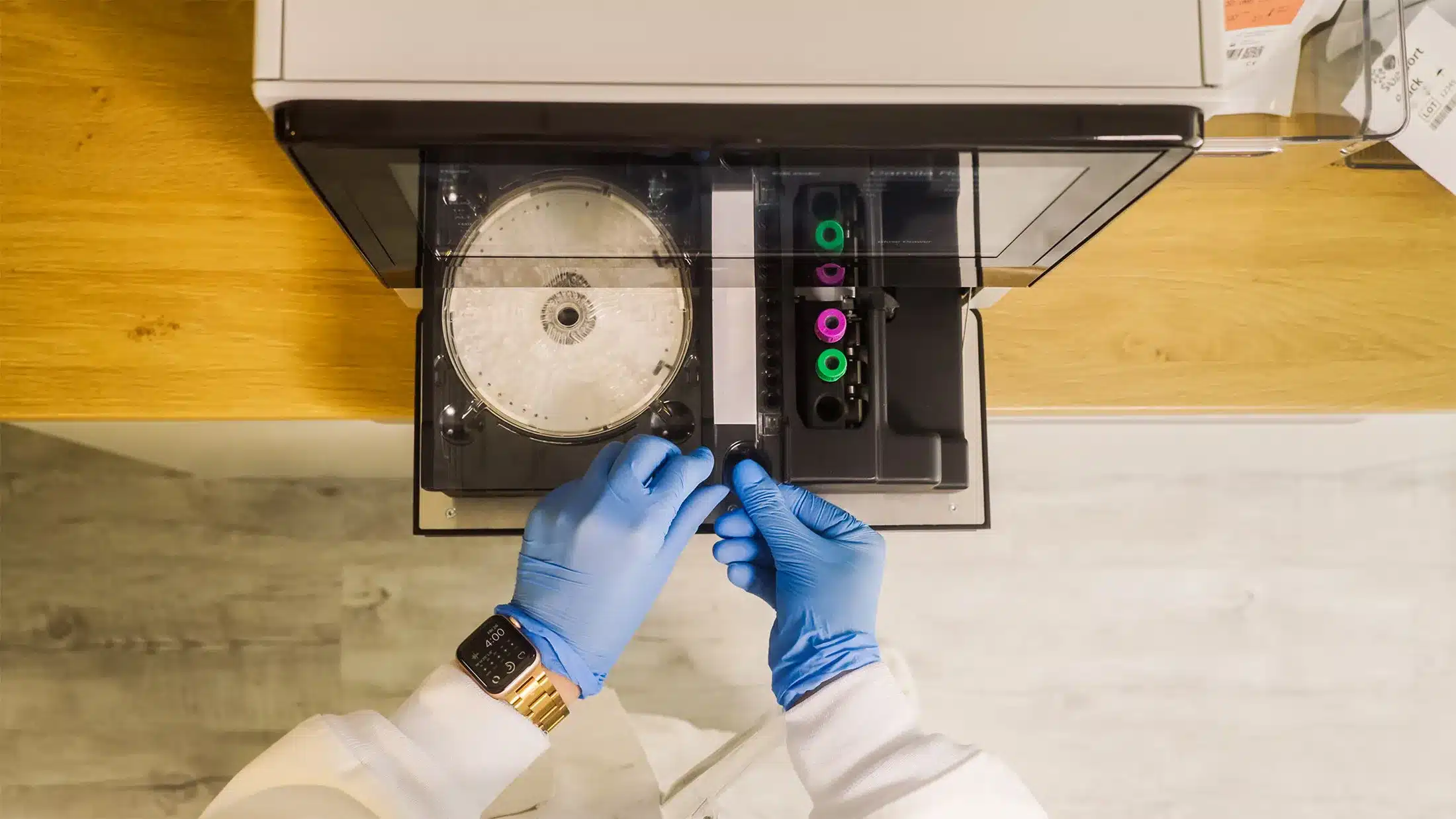 Equipo de laboratorio moderno