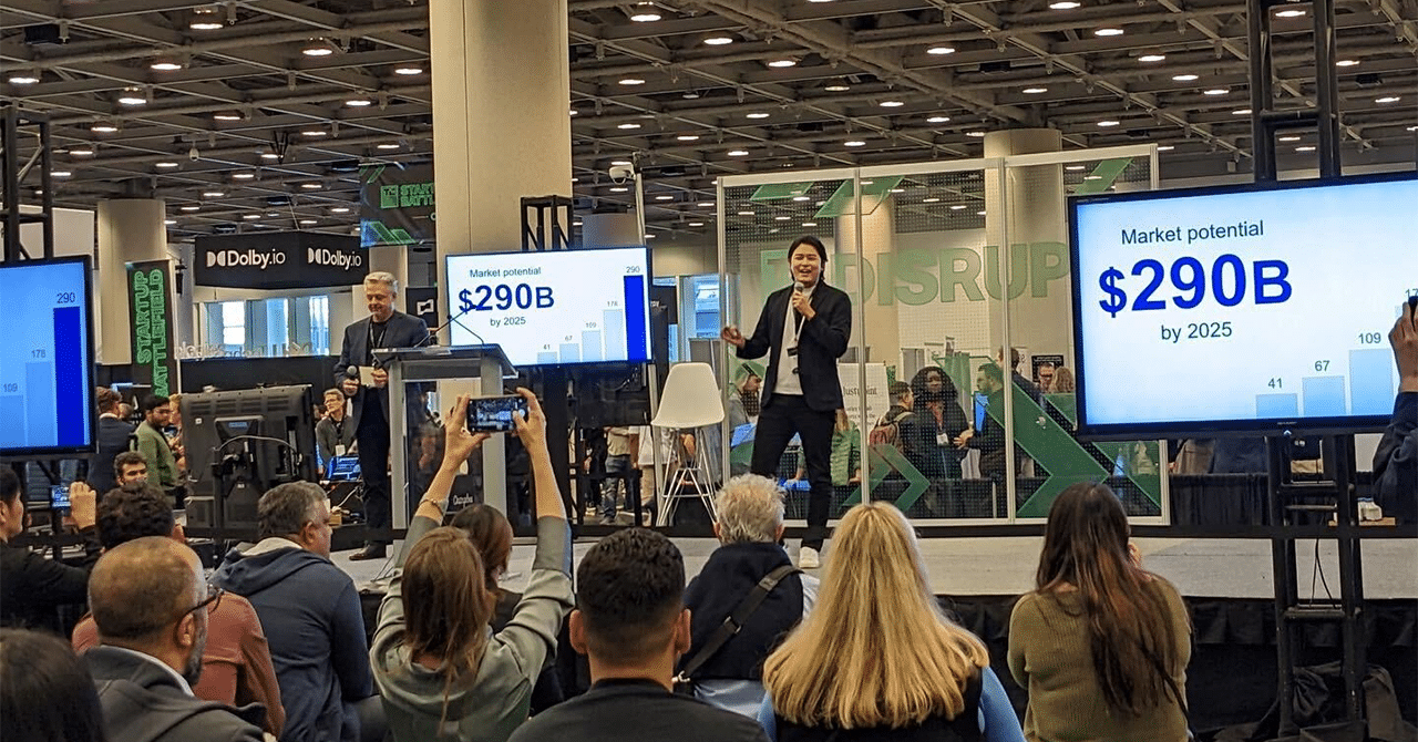 Presentación tecnológica con pantallas de datos