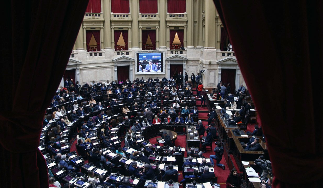 Recinto de Diputados durante sesi&oacute;n tensa