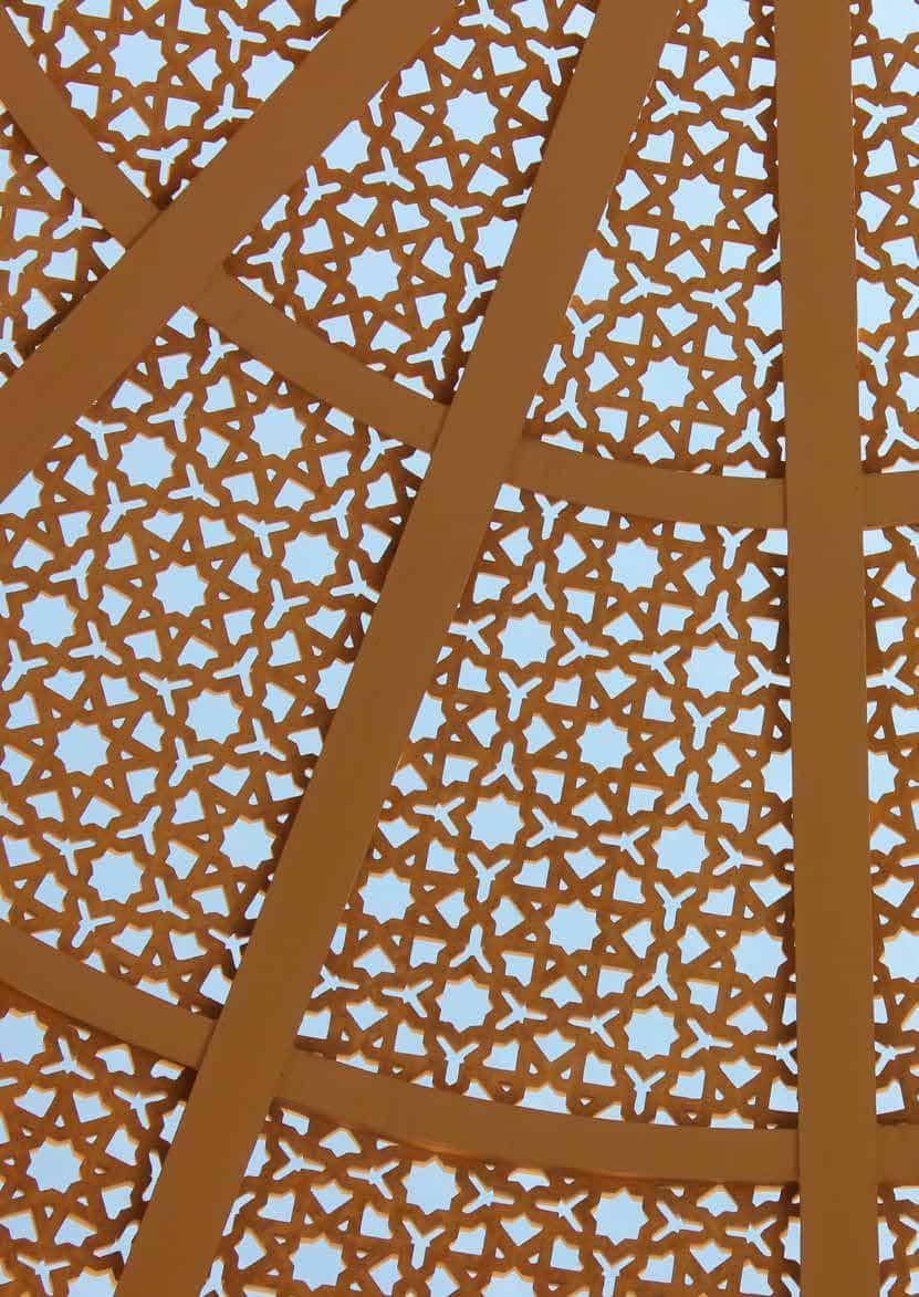 Diseño arquitectónico con patrón de estrellas y formas geométricas, representativo de la innovación en infraestructura espacial