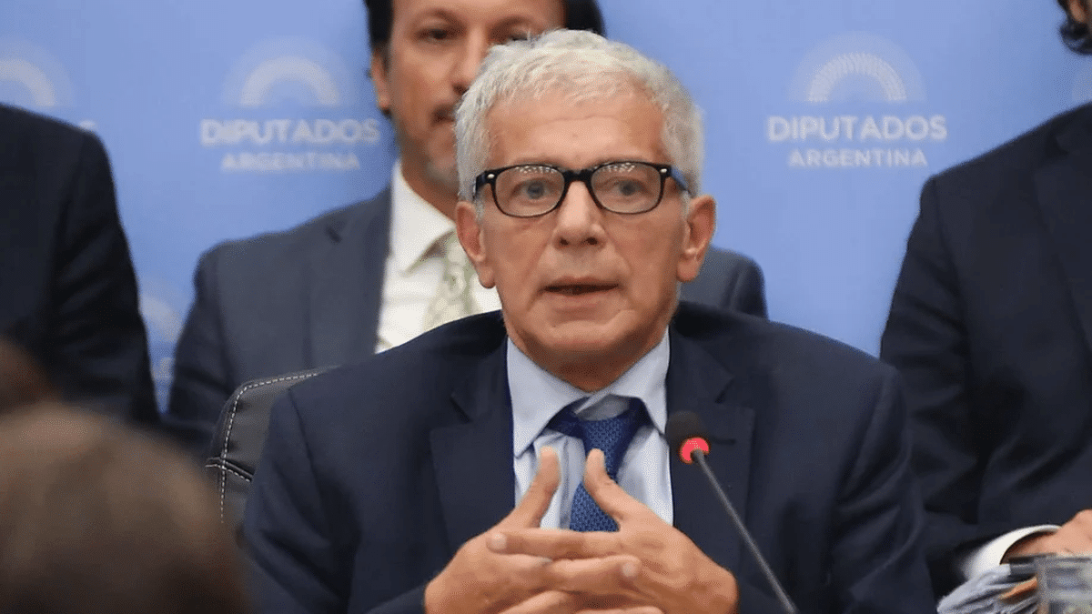 Mariano C&uacute;neo Libarona en sesi&oacute;n