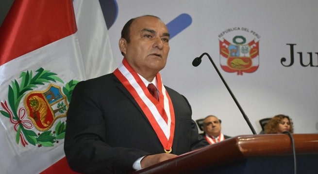 Gino R&iacute;os durante declaraciones p&uacute;blicas