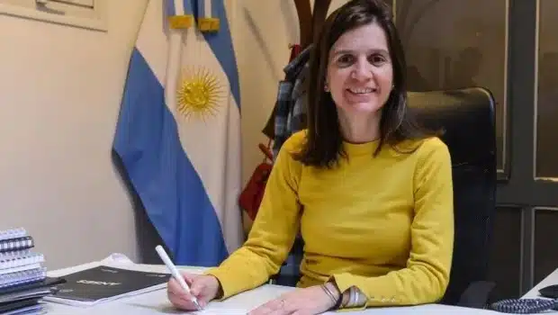 Fernanda Raverta en su despacho