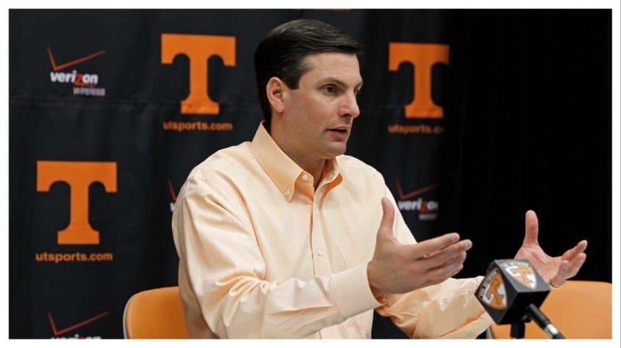 Derek Dooley en conferencia de prensa