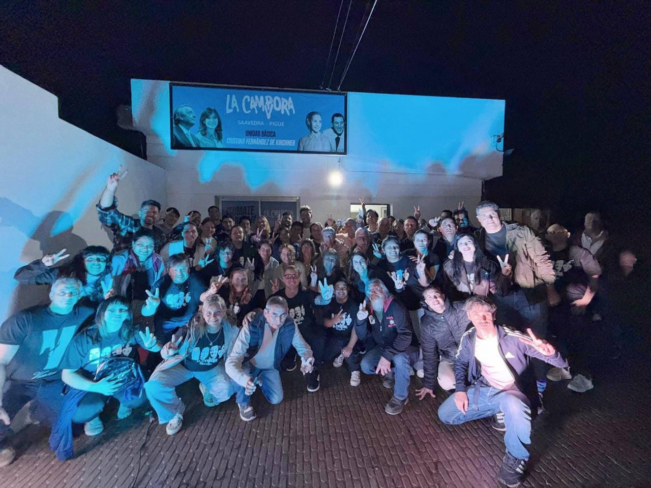 Militantes en inauguración Unidad Básica La Cámpora