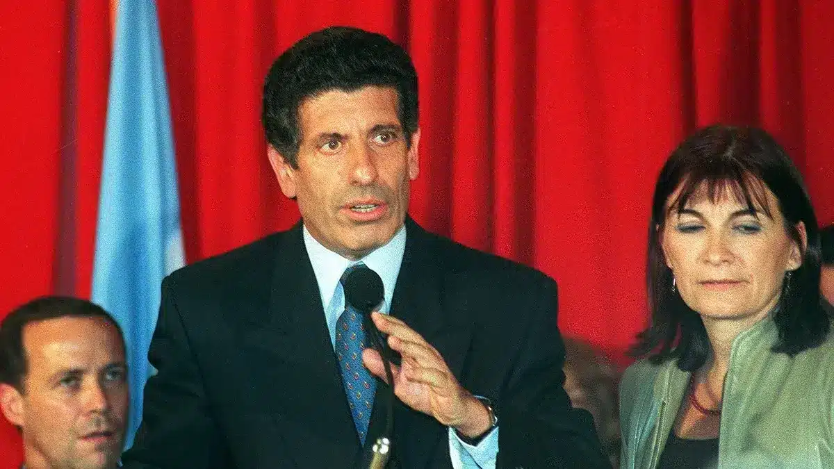 Chacho Álvarez durante su discurso de renuncia