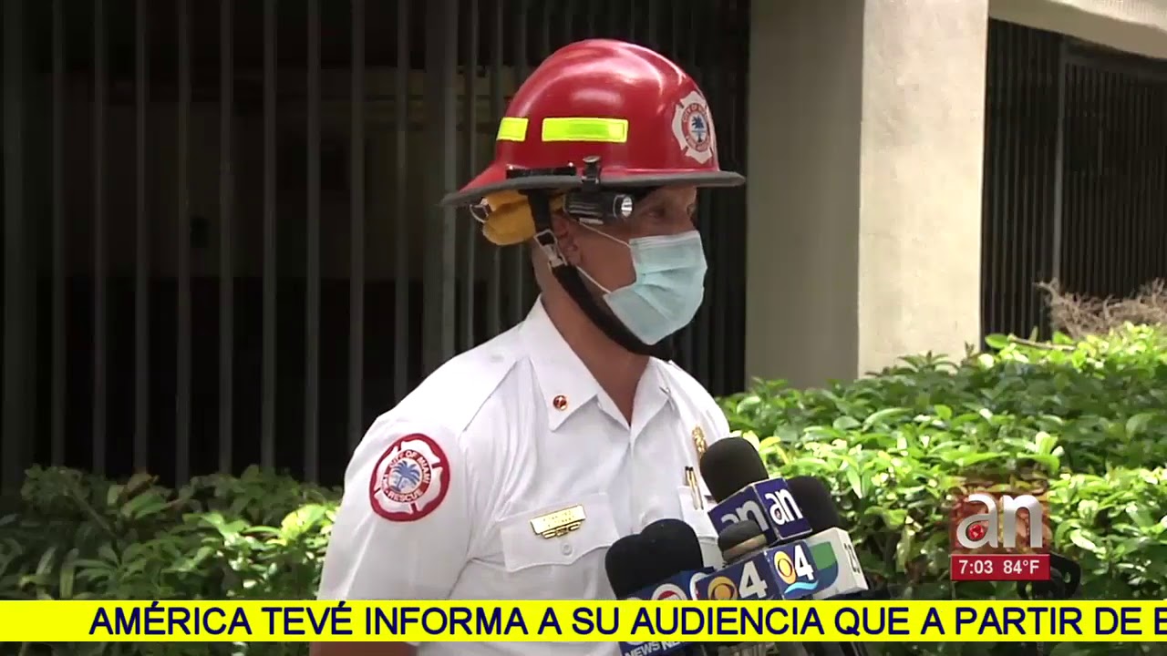 Hombre dando declaración a medios sobre caso de violencia doméstica