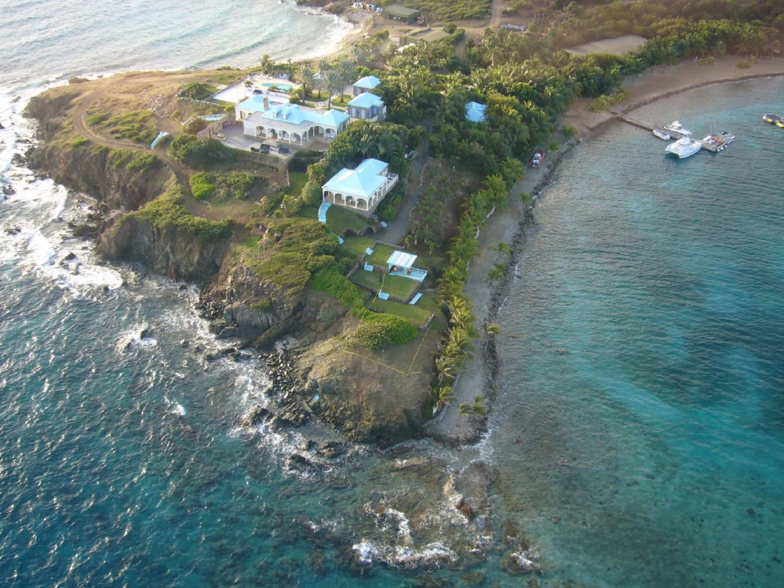 Vista a&eacute;rea de la isla privada Little St. James de Jeffrey Epstein en las Islas V&iacute;rgenes de EE. UU.