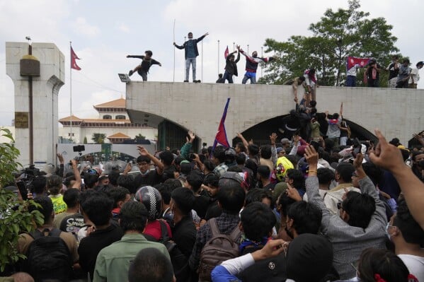 Multitud en protesta en Nepal