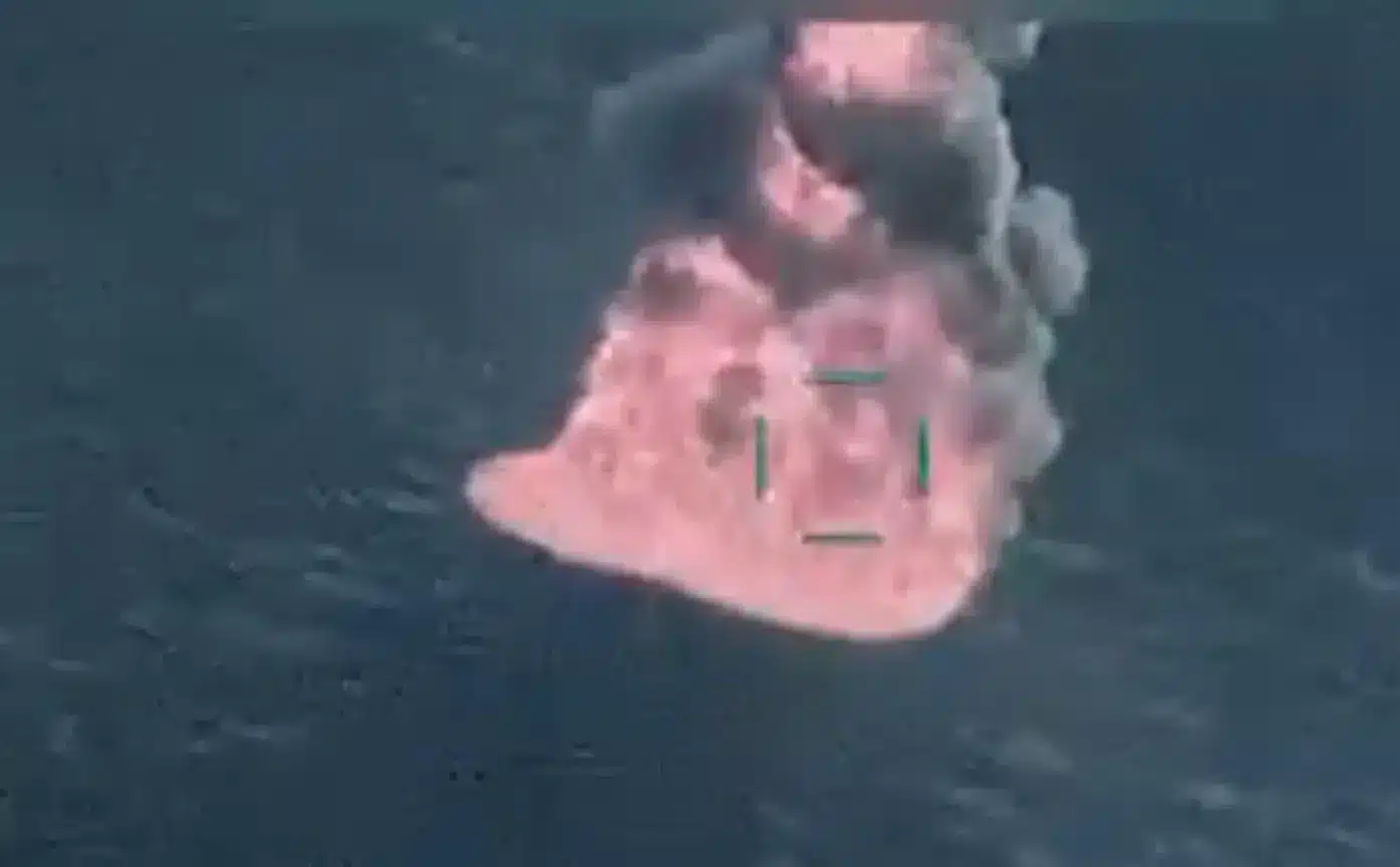 Explosi&oacute;n en el mar durante operaci&oacute;n antinarc&oacute;ticos