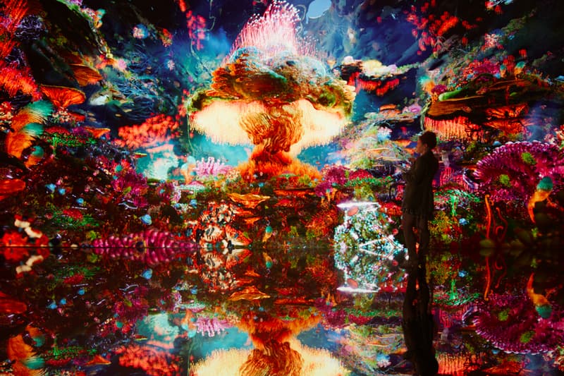 Entorno visual futurista representando la creatividad de IA generativa