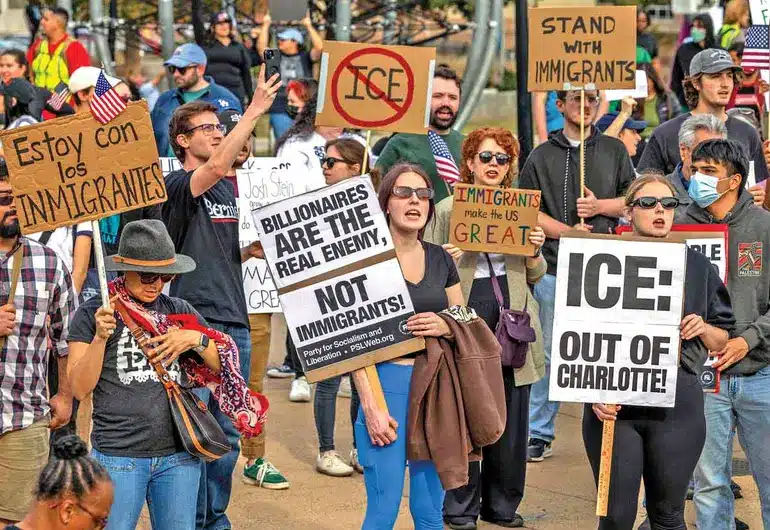 Manifestación en apoyo a inmigrantes en Carolina del Norte