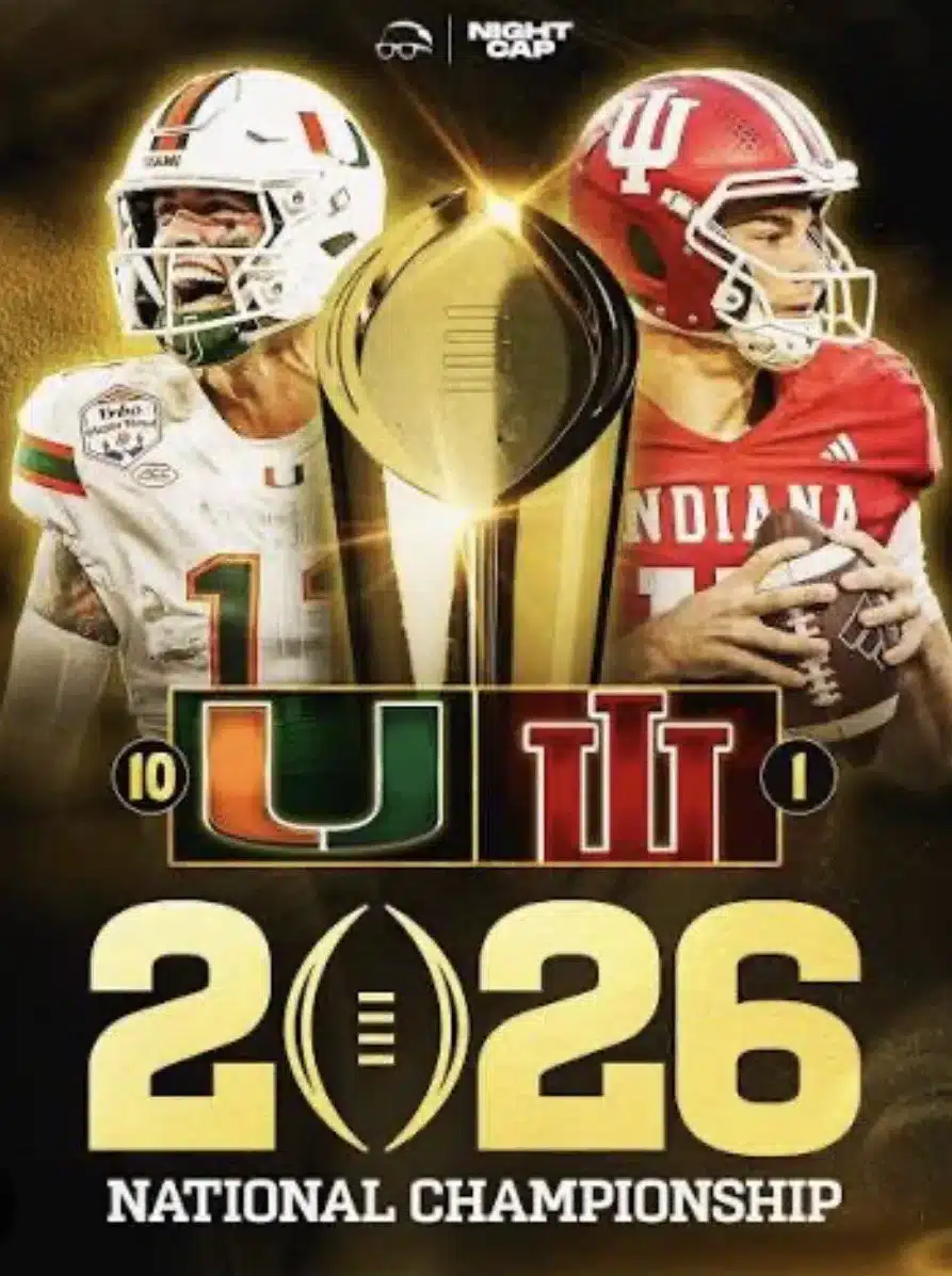 Jugadores de la Universidad de Miami y Universidad de Indiana con el trofeo del campeonato nacional 2026