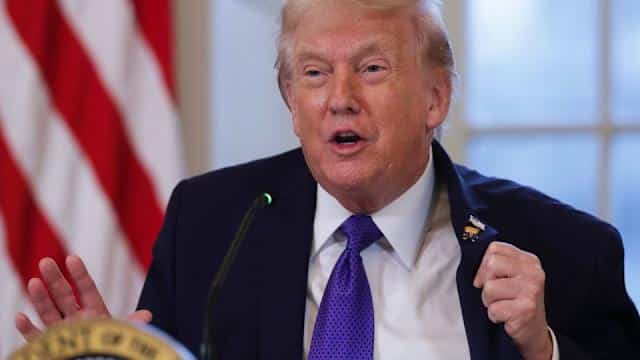 Donald Trump pidiendo un límite a las tasas de interés de las tarjetas de crédito